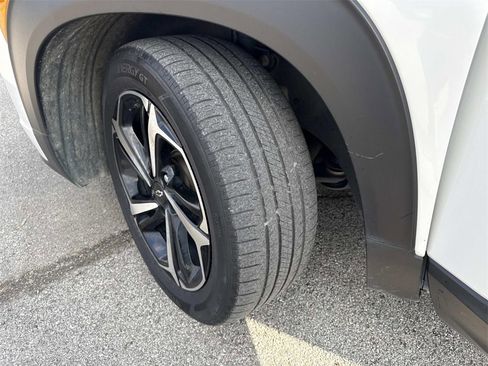 Used 2023 Chevrolet TrailBlazer RS w/ Sun and Liftgate Package image 35