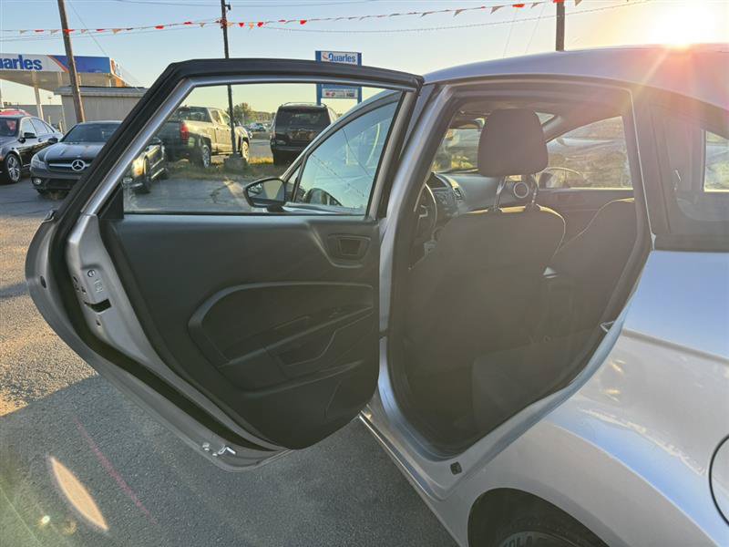 Used 2018 Ford Fiesta SE FWD image 17