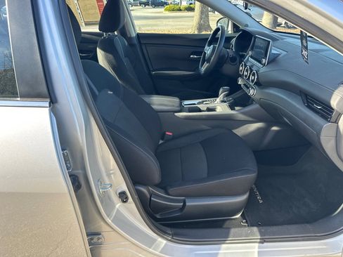 Used 2023 Nissan Sentra SV image 13