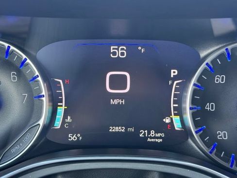 Used 2025 Chrysler Pacifica Limited FWD image 14