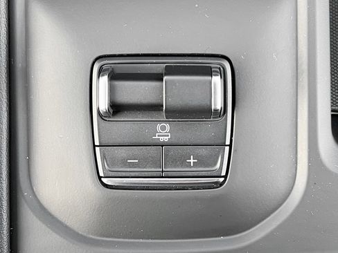 Used 2024 GMC Sierra 2500 Denali image 26