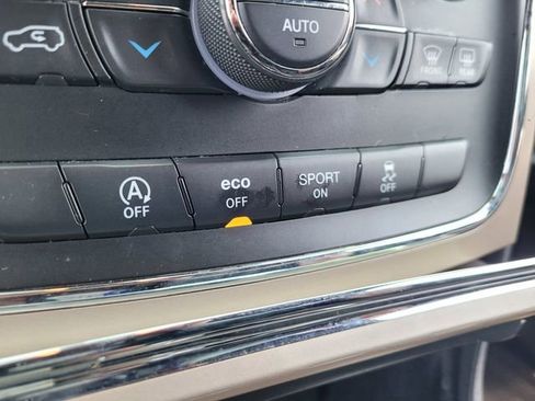 Used 2016 Jeep Grand Cherokee Laredo image 14