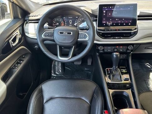 Used 2025 Jeep Compass Limited AWD/4WD image 19