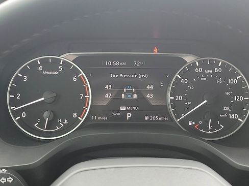 Used 2025 Nissan Rogue SV image 19