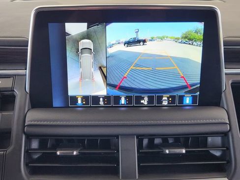 Used 2024 Chevrolet Tahoe Z71 w/ Luxury Package AWD/4WD image 6