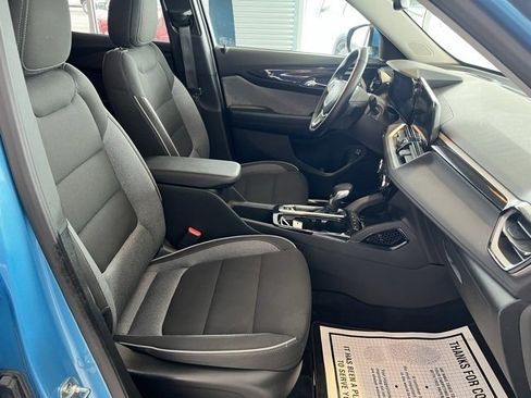 Used 2025 Chevrolet TrailBlazer LT w/ Convenience Package image 26