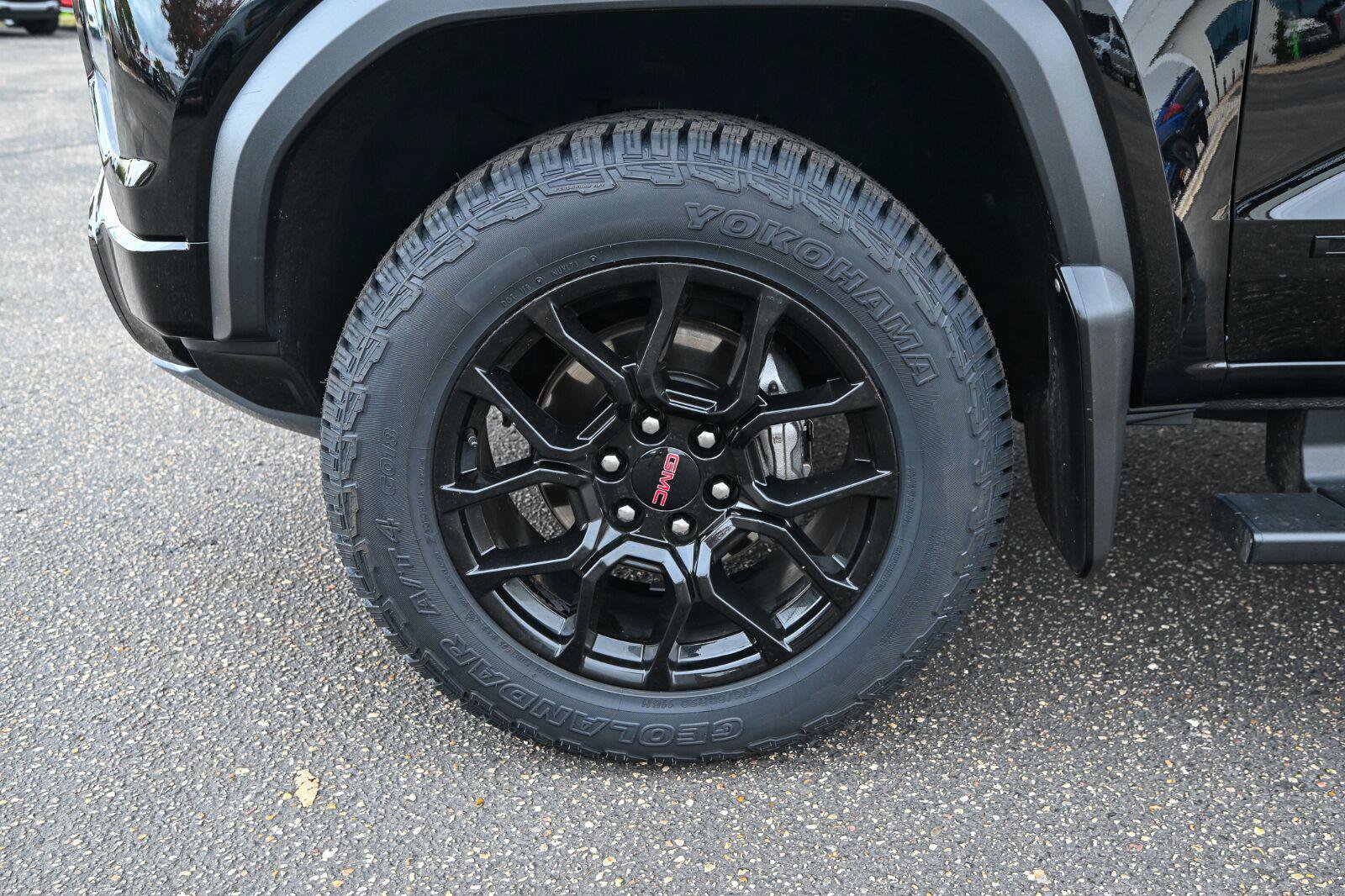 Used 2024 GMC Canyon Denali w/ LPO, Denali Black Edition AWD/4WD image 12