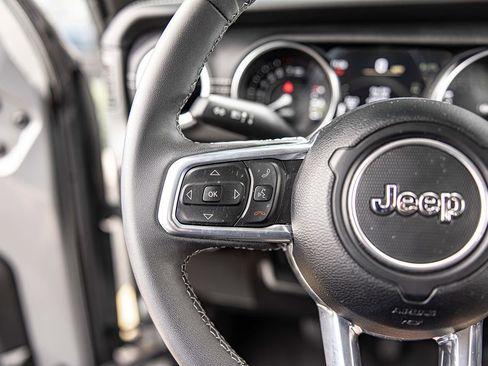 Used 2023 Jeep Wrangler Unlimited Sahara AWD/4WD image 25