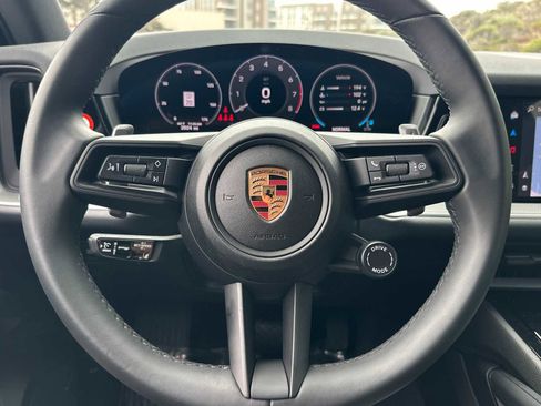 Used 2025 Porsche Cayenne image 22