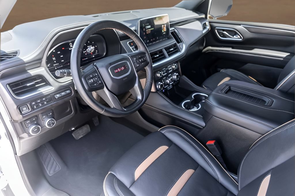 Used 2024 GMC Yukon AT4 w/ Technology Package AWD/4WD image 10