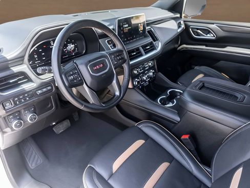 Used 2024 GMC Yukon AT4 w/ Technology Package AWD/4WD image 10