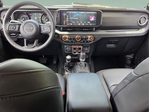 Used 2025 Jeep Gladiator Sport AWD/4WD image 14