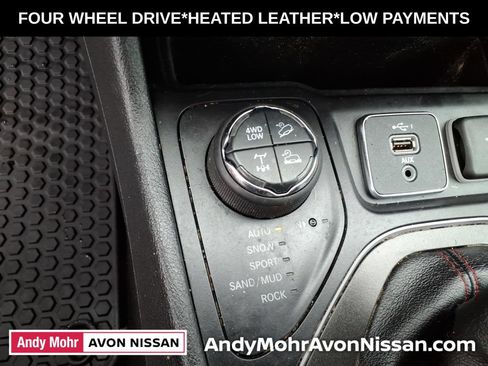 Used 2019 Jeep Cherokee Trailhawk w/ Cold Weather Group AWD/4WD image 26