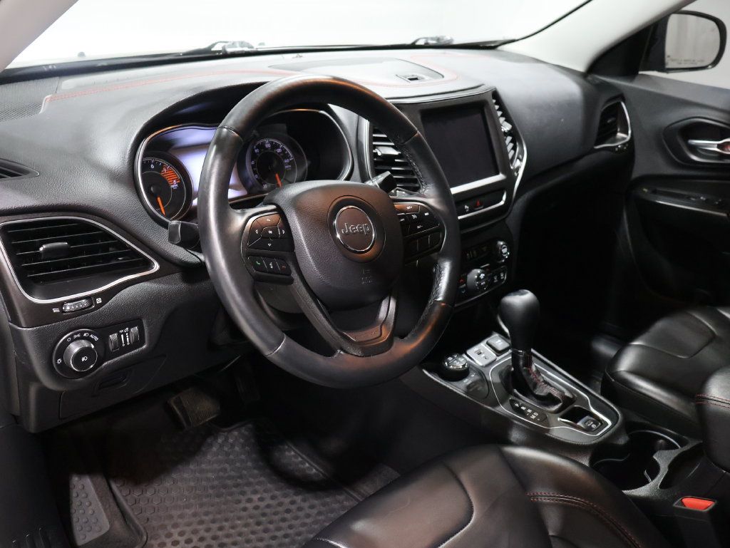 Used 2019 Jeep Cherokee Trailhawk w/ Cold Weather Group AWD/4WD image 16