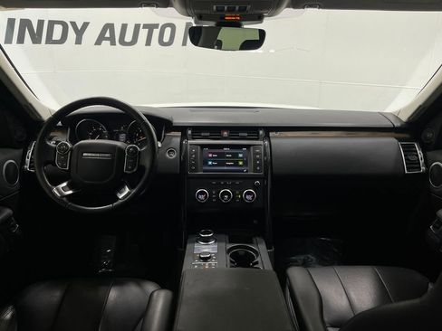 Used 2017 Land Rover Discovery SE image 19