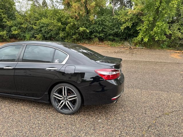 Used 2017 Honda Accord Sport image 17