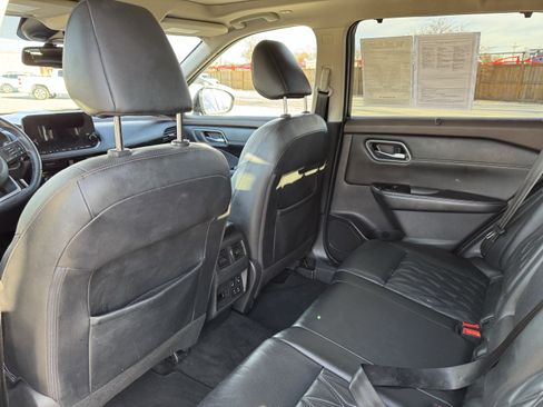 Used 2022 Nissan Rogue Platinum w/ Head-Up Display Package image 35