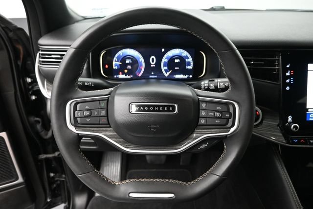Used 2022 Jeep Wagoneer Series II AWD/4WD image 31