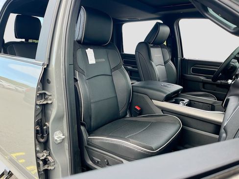 New 2026 RAM 3500 Laramie AWD/4WD image 30