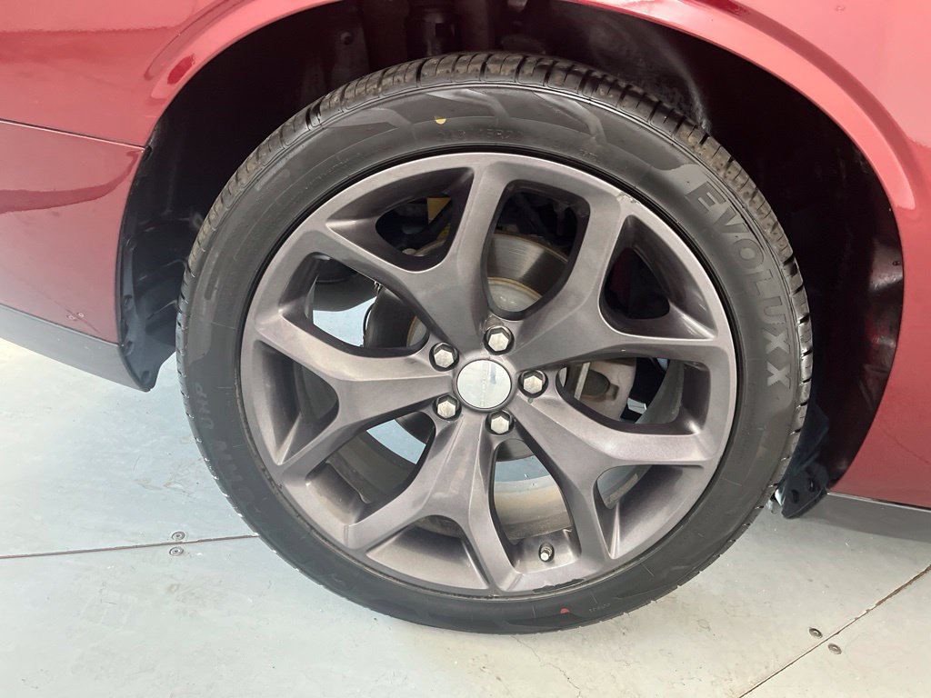 Used 2019 Dodge Challenger R/T RWD image 16