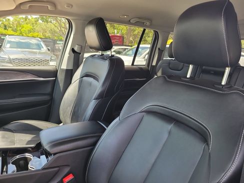 Used 2022 Jeep Grand Cherokee Limited RWD image 16