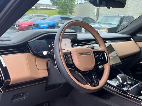 Used 2025 Land Rover Range Rover Sport Autobiography AWD/4WD image 26
