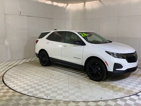 Used 2024 Chevrolet Equinox LS w/ LS Convenience Package image 2