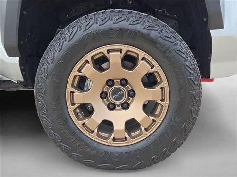 Used 2025 Toyota Tacoma 4x4 Double Cab Hybrid image 21