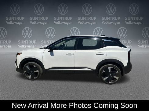 Used 2025 Nissan Kicks SR AWD/4WD image 3