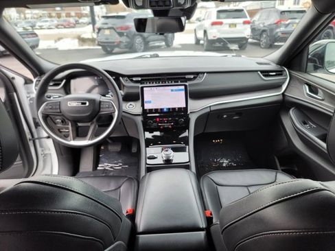 Used 2024 Jeep Grand Cherokee L Limited w/ Luxury Tech Group II image 26