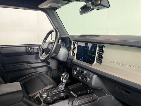 Used 2025 Ford Bronco Outer Banks AWD/4WD image 34
