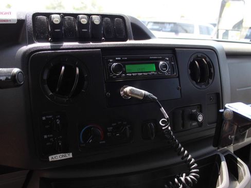 Used 2013 Ford E-450 and Econoline 450 Super Duty w/ Shuttle Bus Prep Pkg image 27