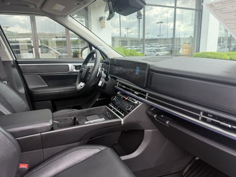 Used 2025 Hyundai Santa Fe Limited AWD/4WD image 24