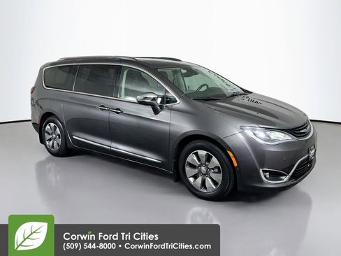 Used 2018 Chrysler Pacifica Limited w/ Advanced Safetytec Group image 1