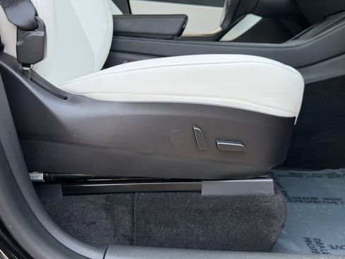 Used 2021 Tesla Model Y Long Range image 35