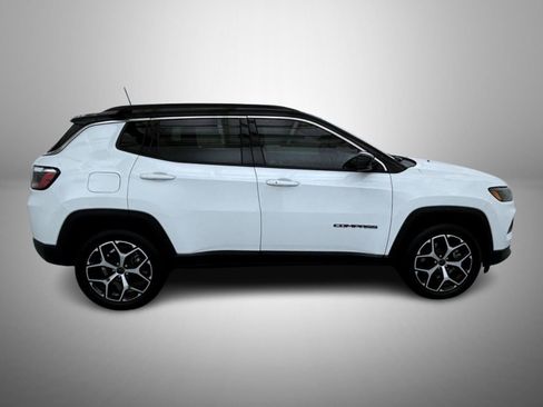 Certified 2025 Jeep Compass Limited image 4