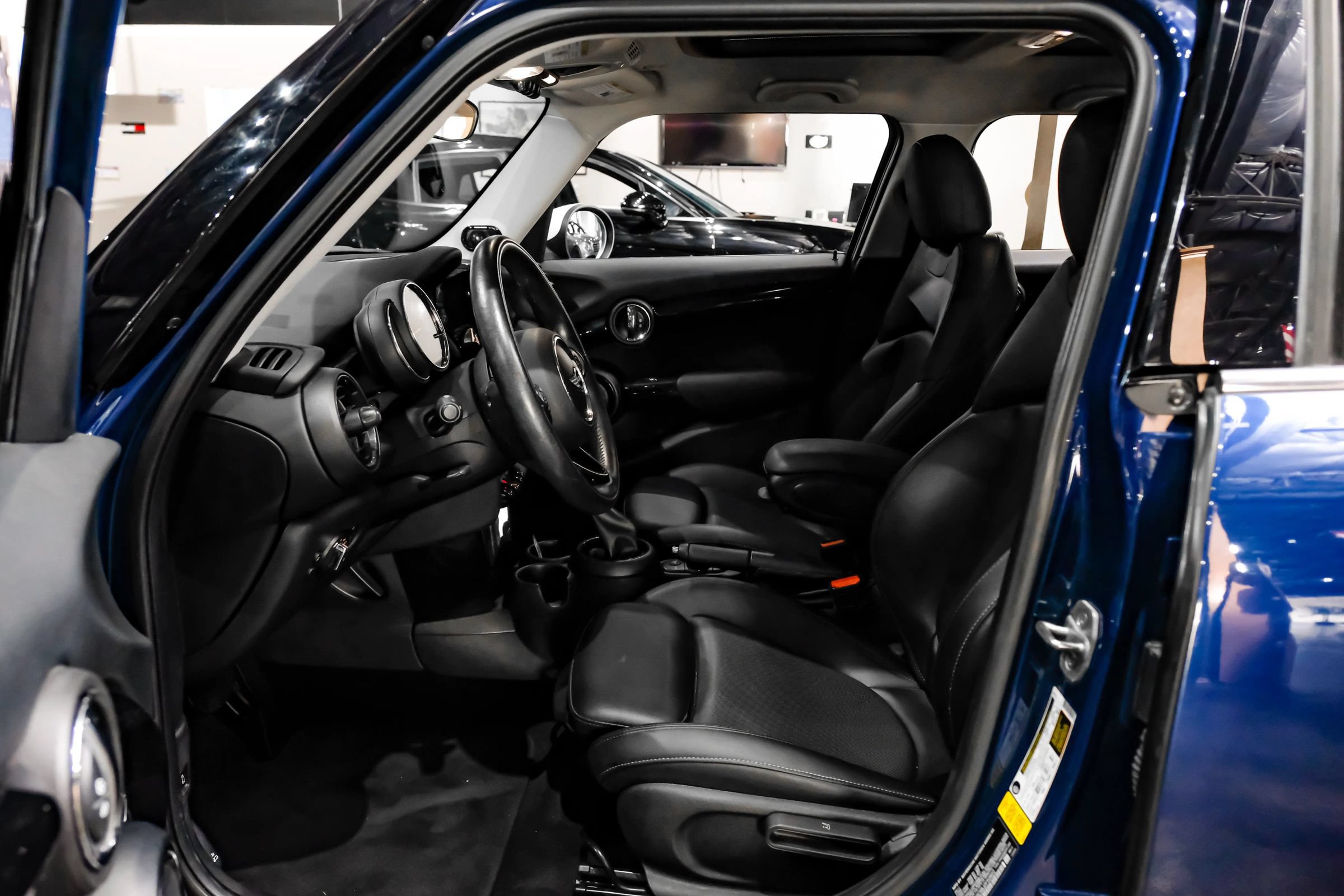Used 2018 MINI Cooper S w/ Premium Package FWD image 4