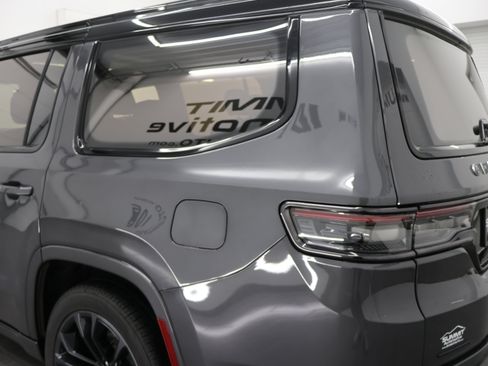 Used 2022 Jeep Grand Wagoneer Series II AWD/4WD image 30