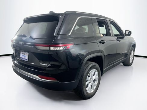 Used 2023 Jeep Grand Cherokee Limited AWD/4WD image 5