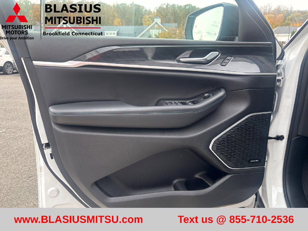 Used 2023 Jeep Grand Cherokee Trailhawk AWD/4WD image 16