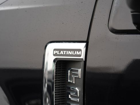 Used 2019 Ford F250 Platinum w/ Platinum Ultimate Package image 12