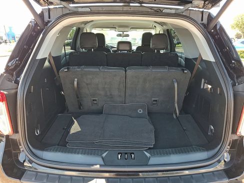 Used 2023 Ford Explorer XLT w/ Equipment Group 202A AWD/4WD image 30