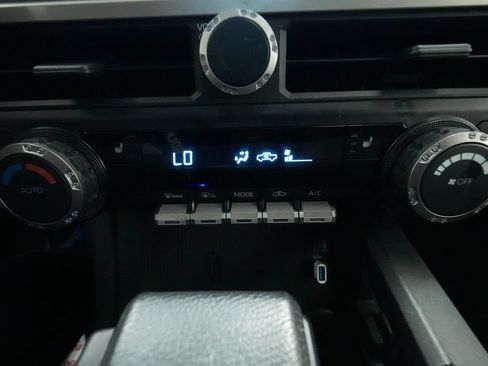 Used 2024 Toyota Tacoma TRD Sport AWD/4WD image 29