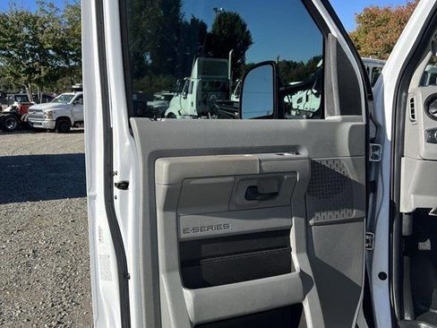 Used 2024 Ford E-450 and Econoline 450 Super Duty w/ Power Windows & Locks Group image 9