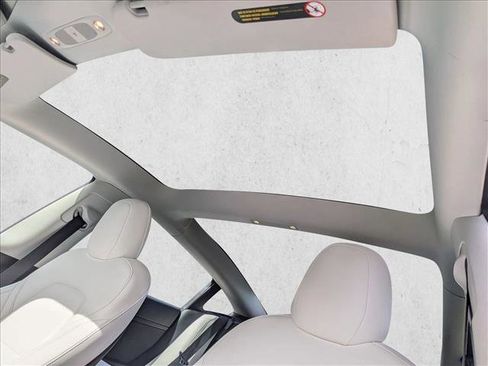 Used 2021 Tesla Model 3 Standard Range Plus image 16