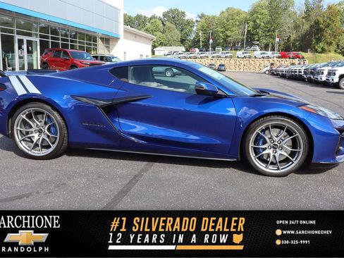 New 2027 Chevrolet Corvette Grand Sport w/ Z52 Sport Performance Package RWD image 1