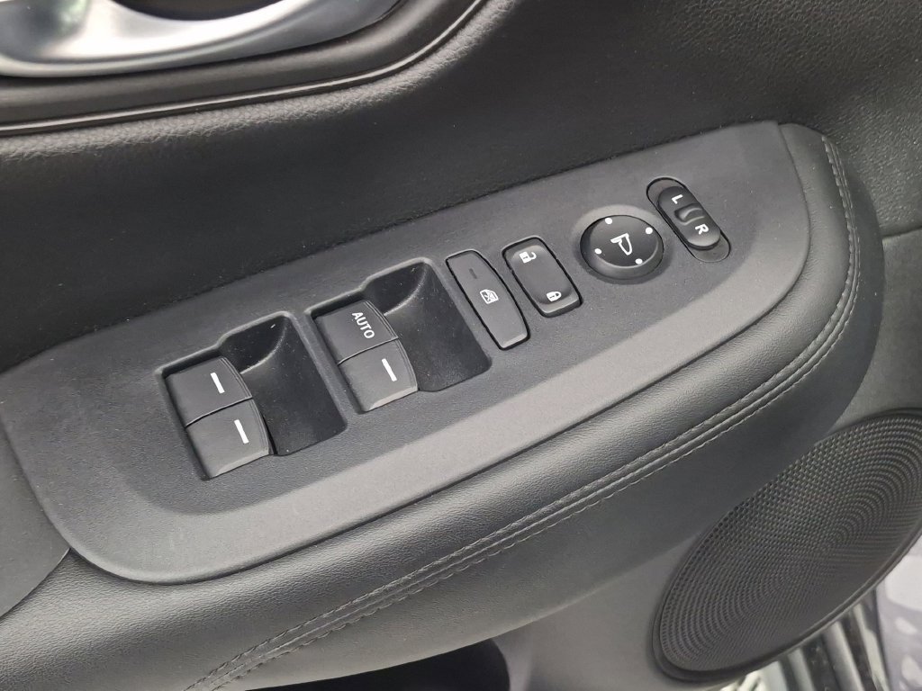 Used 2023 Honda HR-V LX image 14