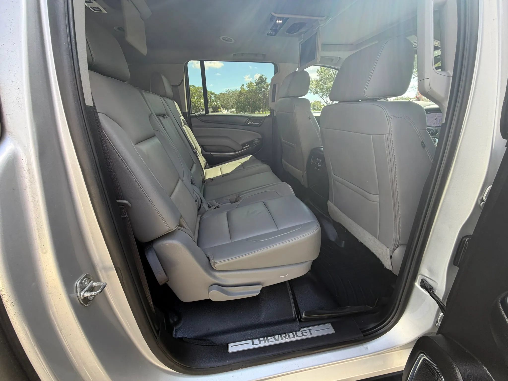 Used 2017 Chevrolet Suburban LT AWD/4WD image 26