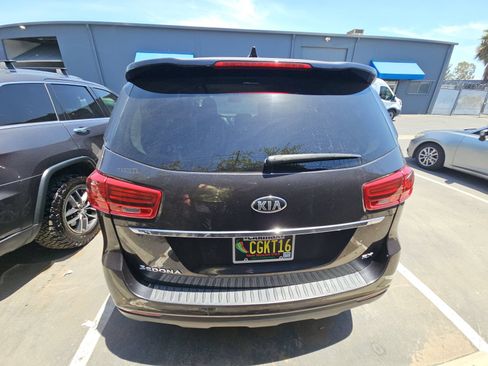 Used 2020 Kia Sedona EX FWD image 7
