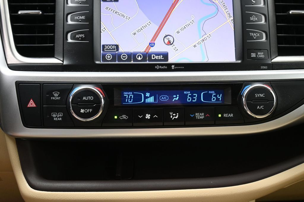 Used 2015 Toyota Highlander XLE AWD/4WD image 23